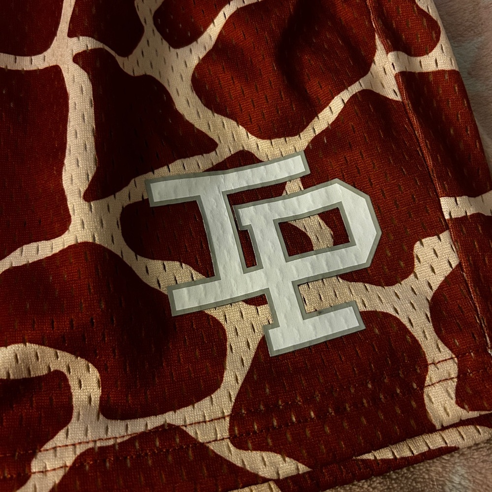 Inaka Power Shorts: giraffe print - Picture 2 of 7